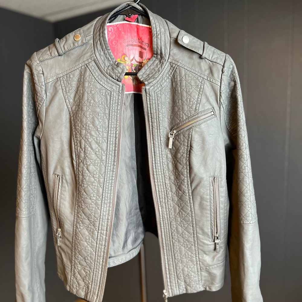 Ladies Leather Jacket. Collection B by Bernardo. Large